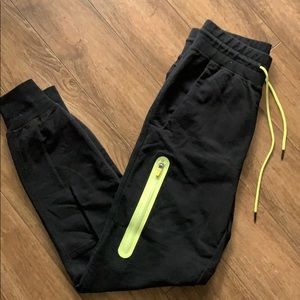 High waist joggers with neon yellow details